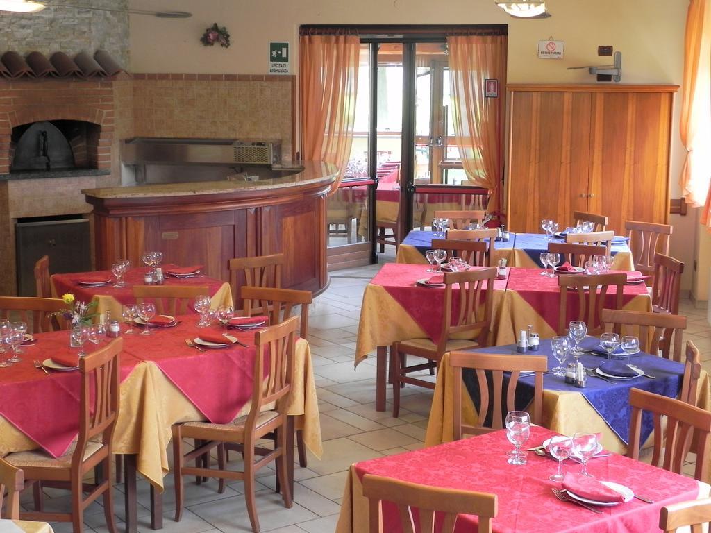 Hotel Ristorante Belsito Борго-Сан-Далмаццо Экстерьер фото